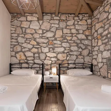 Willa White Stone Dimitra And Eleni *