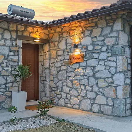 White Stone Dimitra And Eleni Willa *