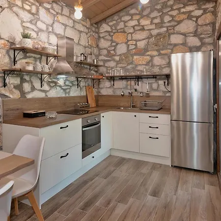 White Stone Dimitra And Eleni *